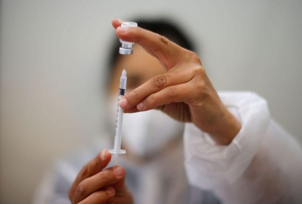 Die Welt: H Κομισιόν παραγγέλνει 1,8 δισ. δόσεις εμβολίων