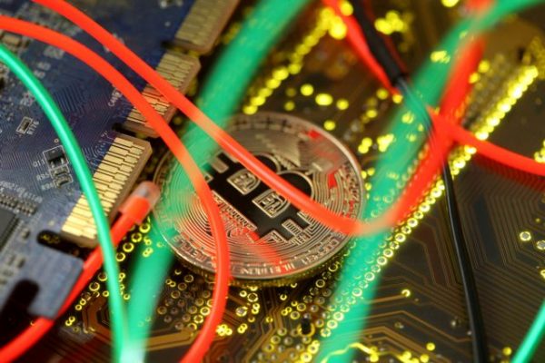 Επέστρεψαν δυναμικά οι «φάλαινες» των Bitcoin