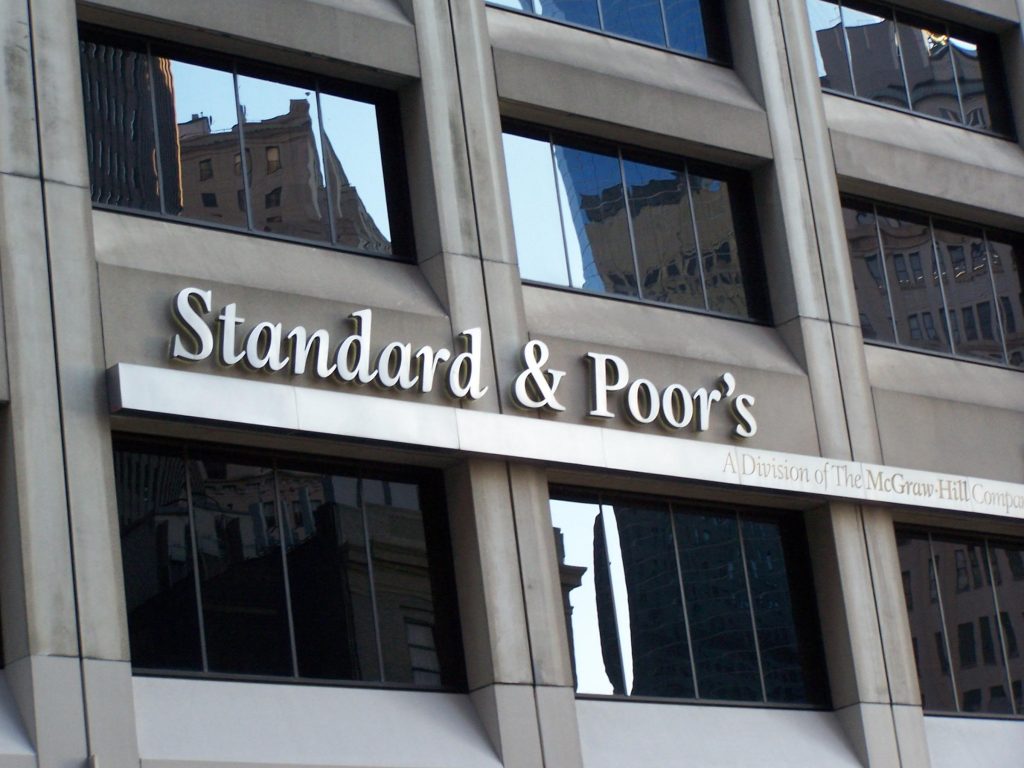 S&P : Ανεβάζει την εκτίμηση για τo ΑΕΠ των ΗΠΑ