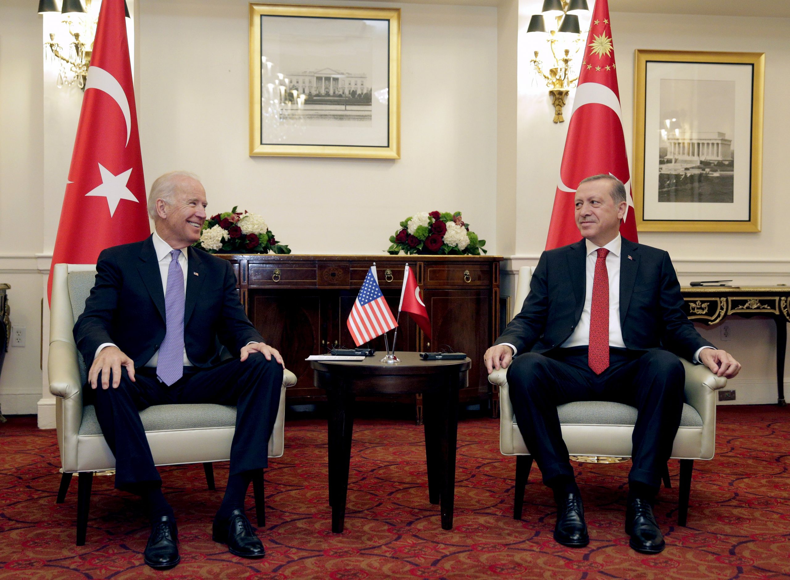 «Βόμβα» Μπάιντεν στις σχέσεις ΗΠΑ – Τουρκίας: Θα αναγνωρίσει τη Γενοκτονία των Αρμενίων