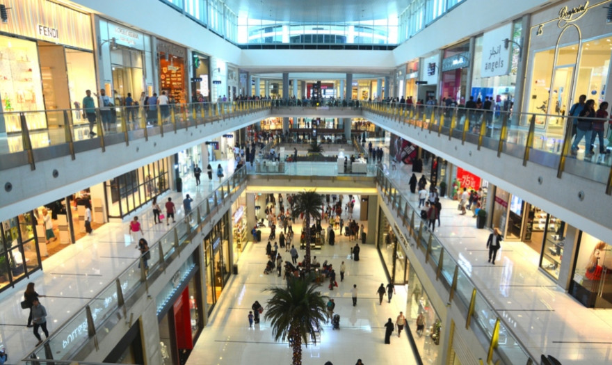Lockdown : Συνεδριάζουν οι λοιμωξιολόγοι για mall, κέντρα αισθητικής και click in shop