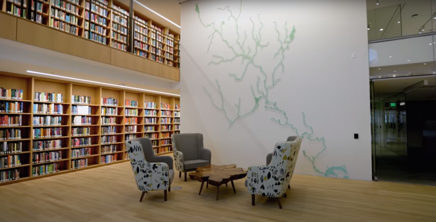 Η αρχιτέκτων και γλύπτρια Maya Lin ολοκλήρωσε τη νέα βιβλιοθήκη του Smith College (Video)