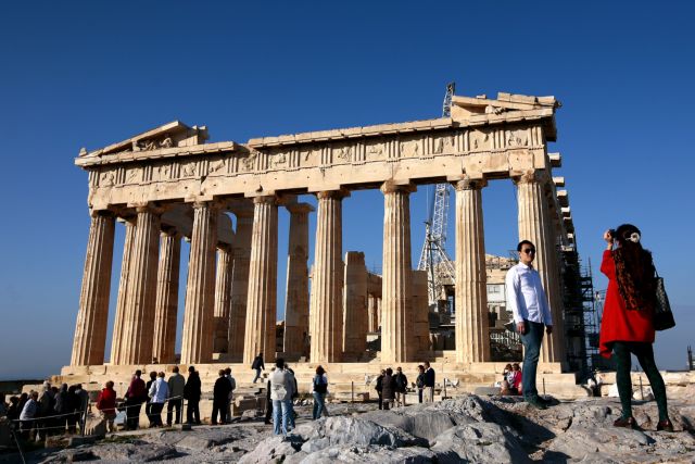Τις πύλες στους τουρίστες ανοίγει η Ελλάδα – Τι είπε η Ζαχαράκη