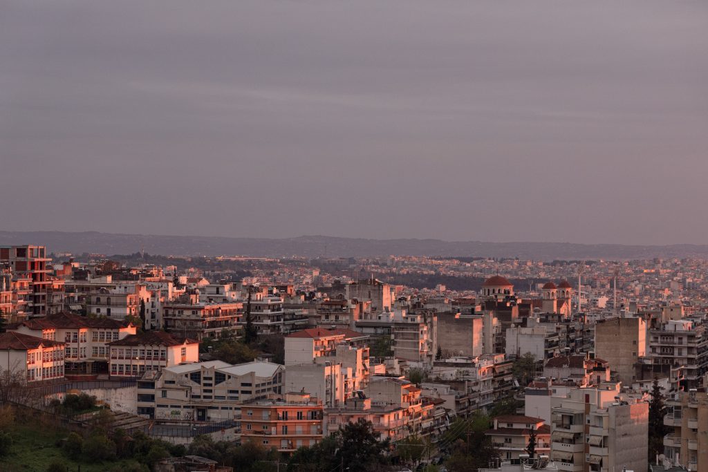 Μεταβιβάσεις, τέλη και ΕΝΦΙΑ: Όλες οι αλλαγές στους φόρους ακινήτων