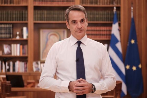 Greek PM Mitsotakis : Goal a safe Easter, free summer