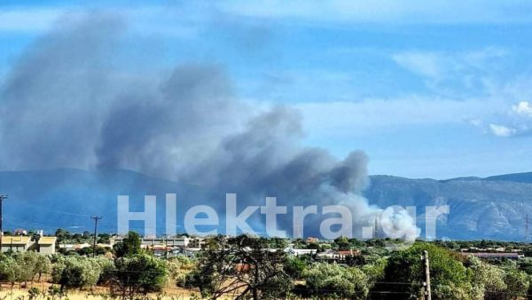 Σε εξέλιξη μεγάλη φωτιά στα Ίσθμια