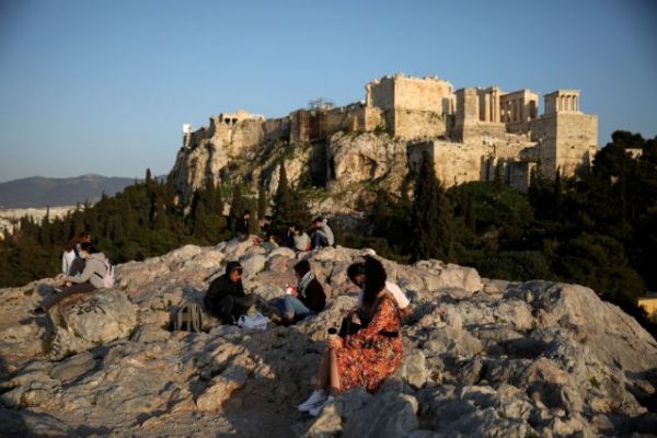 Κορωνοϊός: Προβληματισμός για την εξάπλωση της «αθηναϊκής μετάλλαξης» – Πόσο ανησυχεί τους ειδικούς