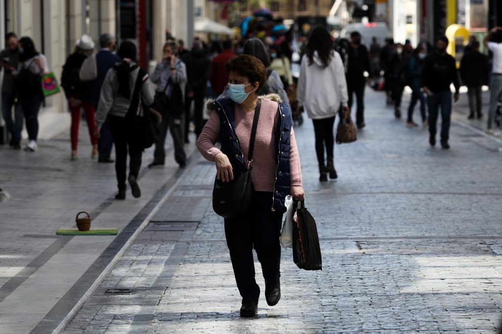 Πάσχα: Αρκετή κίνηση, λιγοστή κατανάλωση στα εμπορικά καταστήματα