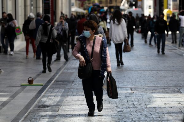 Πελώνη: Σταδιακά ανοίγματα με μεγάλη προσοχή – Τι θα γίνει με μετακινήσεις και εμπορικά