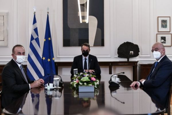 Μαξίμου: Αμοιβαία βούληση για την προώθηση θετικής ατζέντας στη συνάντηση με Τσαβούσογλου