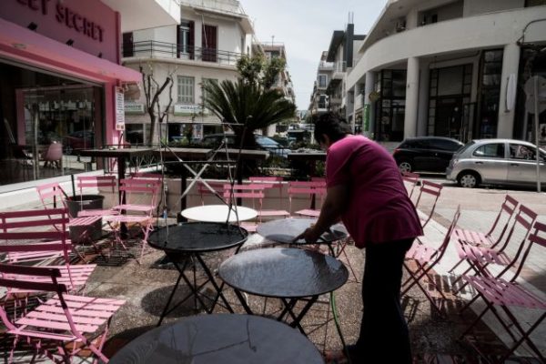 Εστίαση: Τραπεζάκια έξω από σήμερα ύστερα από έξι μήνες