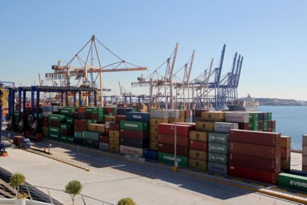 ΣΕΠ (Cosco): Ο πρώτος θετικός μήνας  στη διακίνηση «κουτιών»  μετά τον Αύγουστο