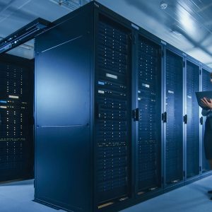 Data centers: Πώς η πράσινη ενέργεια «φέρνει» τεχνολογικές επενδύσεις στην Ελλάδα