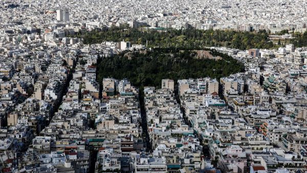 Ακίνητα – Πάνω οι τιμές, κάτω οι μεταβιβάσεις – Πόσες κατοικίες άλλαξαν χέρια το 2021 και πού