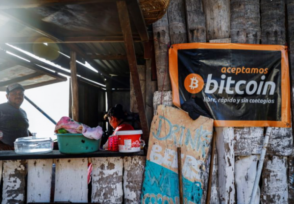 Bitcoin Beach: Η μικρή πόλη που δεν έχει τράπεζα και κινείται με crypto