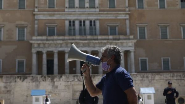 Εργασιακό νομοσχέδιο: Διασπασμένο το αντιπολιτευτικό μέτωπο εντός και εκτός Βουλής