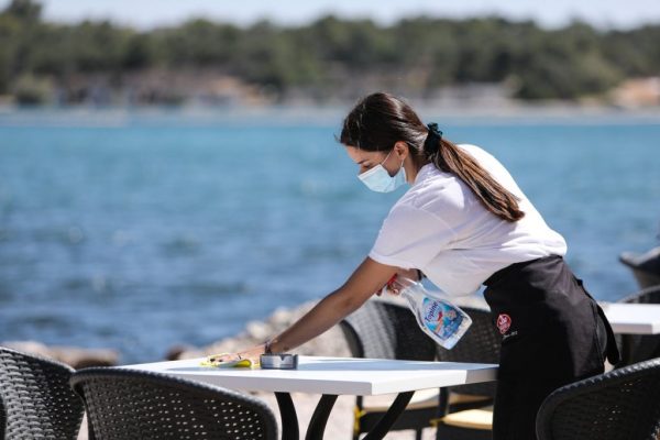 Υπ. Εργασίας: Παράταση του ΣΥΝ-ΕΡΓΑΣΙΑ και μέτρα για τους εποχικά εργαζόμενους