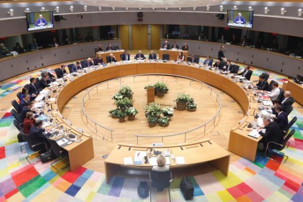 Eurogroup: Στο τραπέζι μέτρα στήριξης, έκθεση αξιολόγησης και χρέος