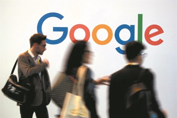 Ο πρώην CEO της Google υπέρ της επιστροφής στο γραφείο