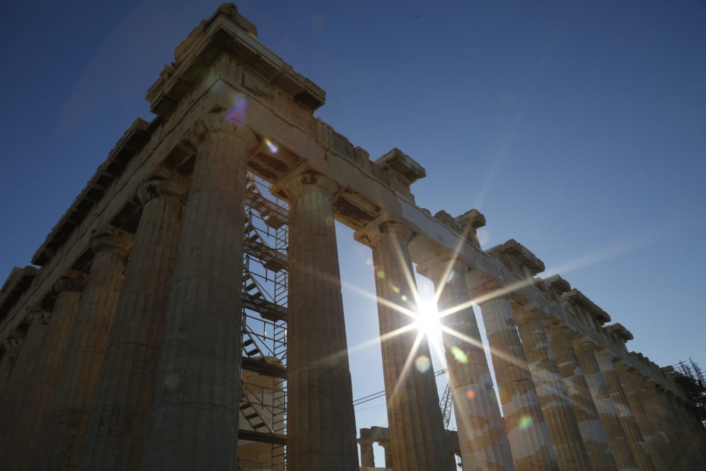 Ένας καγκελάριος στην Ακρόπολη