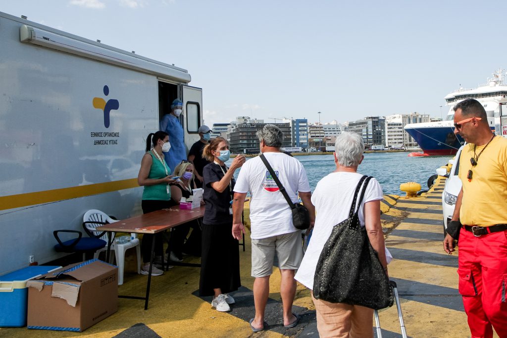 Κορωνοϊός: Τρεις περιοχές κατέγραψαν τριψήφιο αριθμό κρουσμάτων