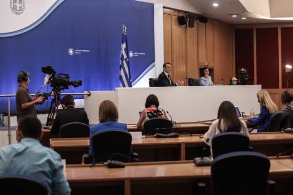 Μητσοτάκης – Πρέπει να αλλάξουμε το οικονομικό μοντέλο – Η οικονομία θα ανακάμψει γρήγορα 