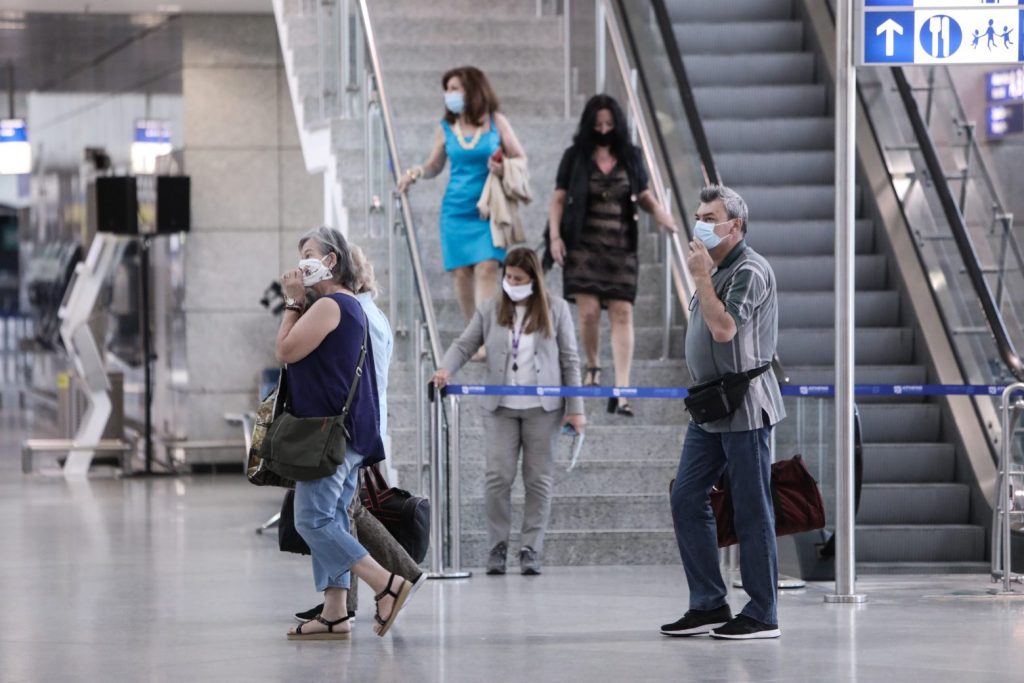 ΥΠΑ – Υποχρεωτικό τεστ για ανεμβολίαστους από 13 χώρες