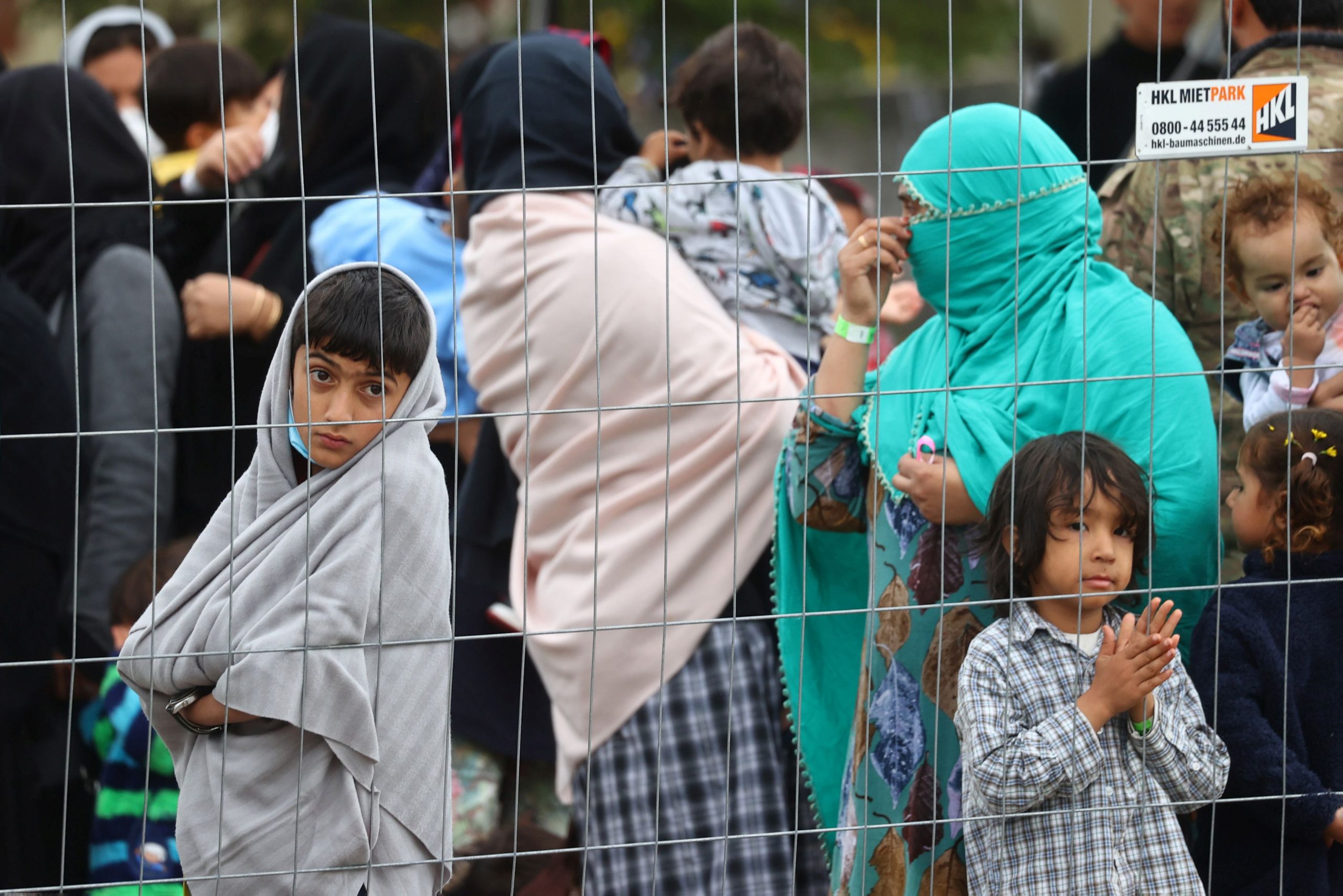 Πρόσφυγες και δημόσια ασφάλεια: Προϋπόθεση η εξατομικευμένη αξιολόγηση για την άρνηση χορήγησης ταξιδιωτικού εγγράφου