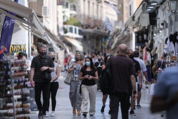 Γεραπετρίτης – Η μάσκα θα παραμείνει στη ζωή μας – Τι είπε για τους περιορισμούς σε ανεμβολίαστους