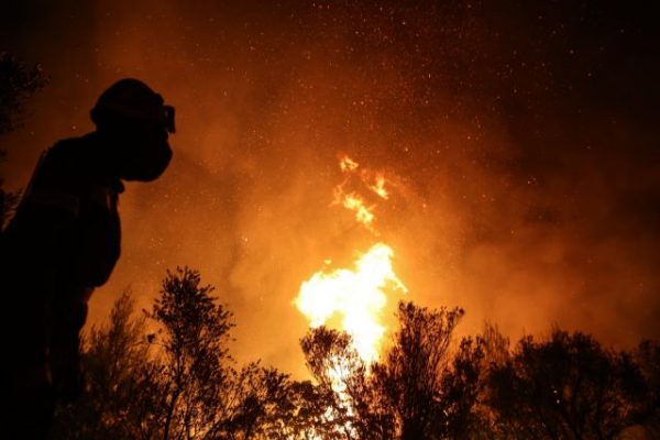 ΓΣΕΕ – Να προστατευτούν οι εργαζόμενοι στις πυρόπληκτες περιοχές