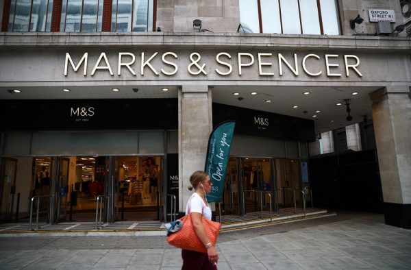 Marks & Spencer – Λουκέτο σε 11 καταστήματα στη Γαλλία «βάζει» το Brexit