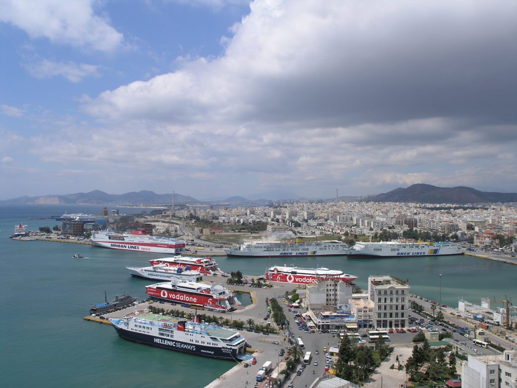 Οt.gr reports: Another 16% stake in Piraeus Port Authority transferred to its operator, Cosco