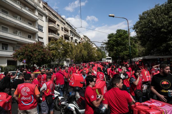 Efood – Κλιμάκωση αντιδράσεων εργαζομένων με 24ωρη απεργία την Παρασκευή (Video)