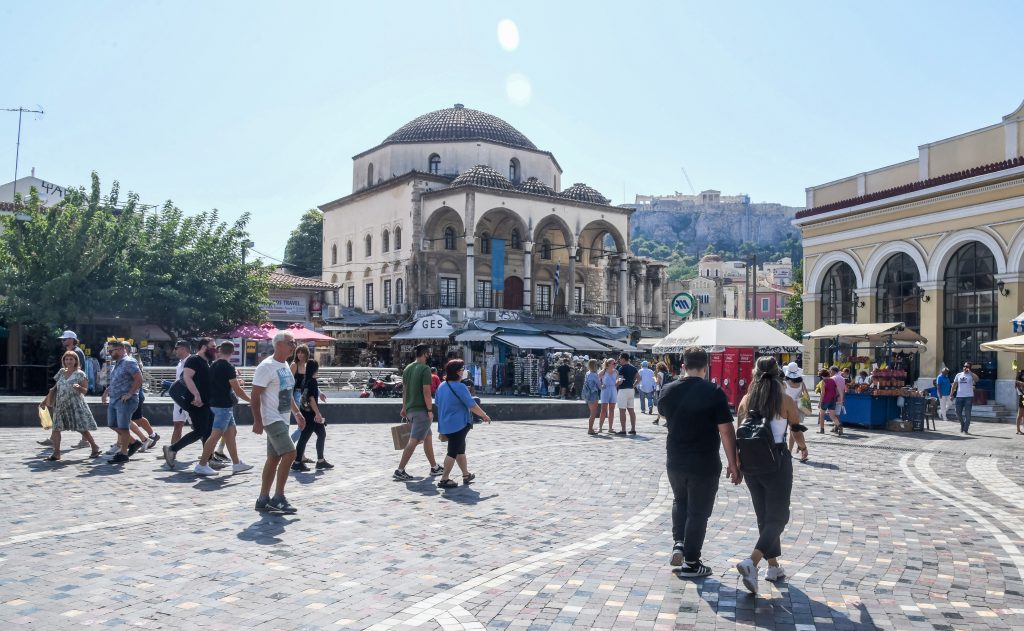 Διπλό τείχος ανοσίας για γρίπη και κορωνοϊό – Οι φόβοι των ειδικών