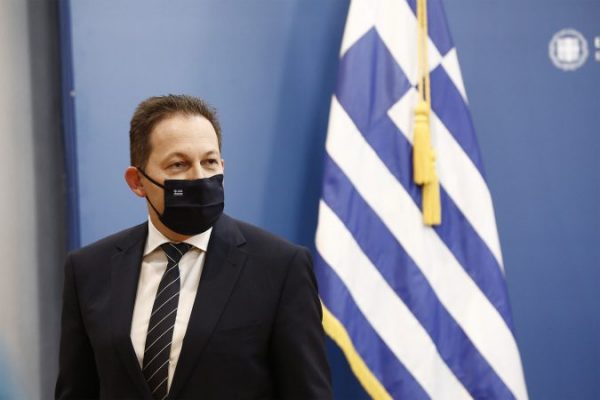 Πέτσας: Σε εξέλιξη έργα αθλητικών υποδομών ύψους 367 εκατ. ευρώ