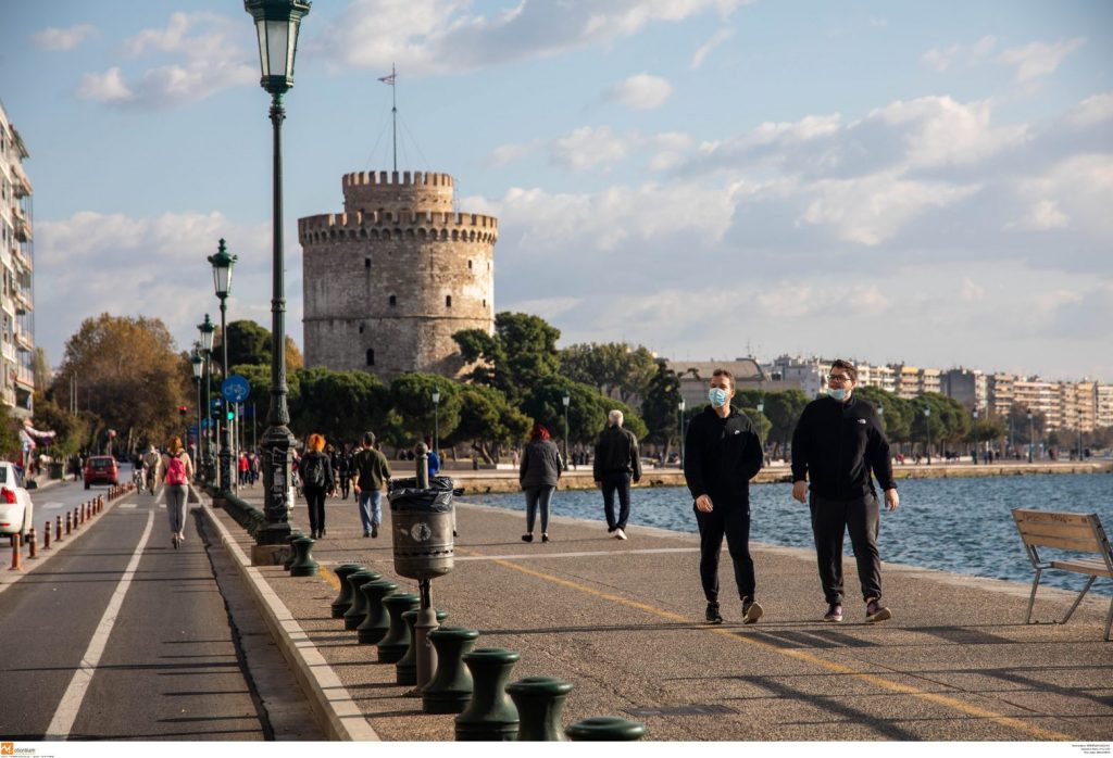 Παυλάκης – Το θέμα δεν είναι οι παρελάσεις – Εδώ προέχει να «σωθούν» τα Χριστούγεννα