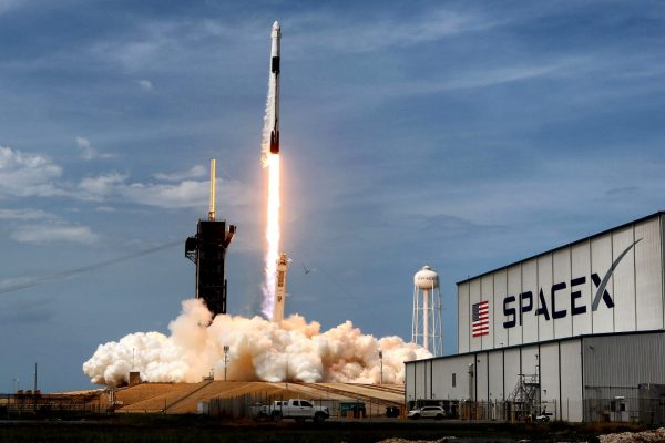 SpaceX: Διαστημική άνοδος για την αποτίμηση της εταιρείας του Ιλον Μασκ