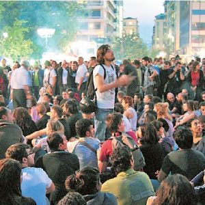 Υποκείμενα σε κρίση – Παράδοξα της χειραφέτησης και Alter-νεοφιλελεύθερη κριτική