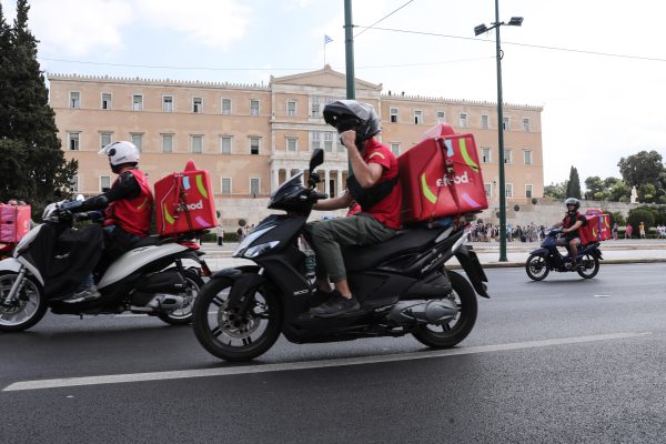 One-day lockout declared by food-and-beverage owners’ federation keeps most such businesses closed in greater Athens area