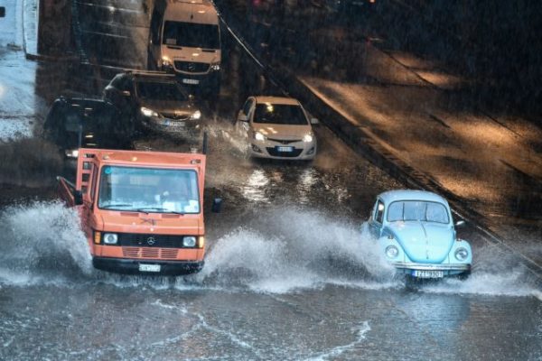 Κακοκαιρία – Απαγόρευση κυκλοφορίας σε Κηφισό και Παραλιακή 1 με 8 το πρωί – Ολα τα μέτρα