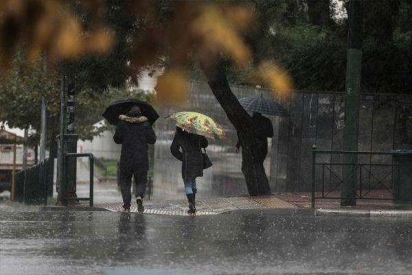 Νέα έκτακτη σύσκεψη της Πολιτικής Προστασίας: Πώς θα κινηθεί η κακοκαιρία και τι συνιστούν οι ειδικοί – Χιόνια σε πολλές περιοχές