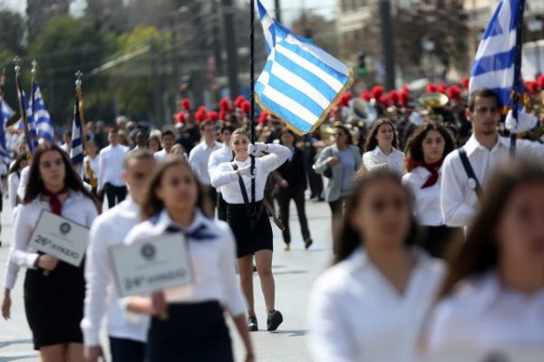 Κορωνοϊός – Υποχρεωτική η μάσκα στις παρελάσεις της 28ης Οκτωβρίου