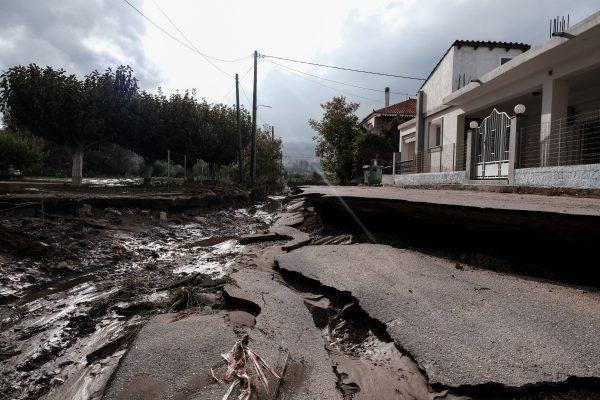 Η έρημη γη, το δημογραφικό και οι φυσικές καταστροφές