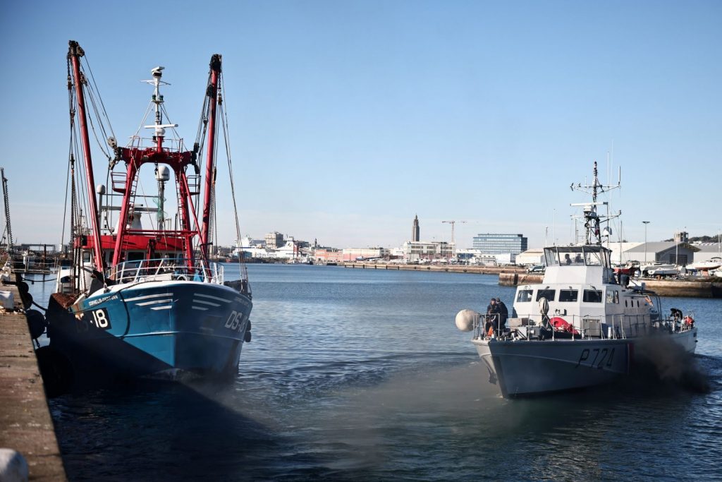 Γαλλία – Νέα προθεσμία στη Βρετανία για τις αλιευτικές άδειες