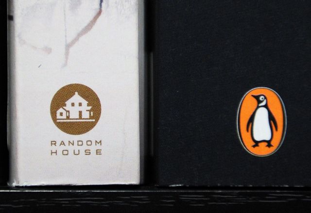 ΗΠΑ – Οι ρυθμιστικές αρχές μπλοκάρουν τη συγχώνευση των Penguin Random House και Simon & Schuster