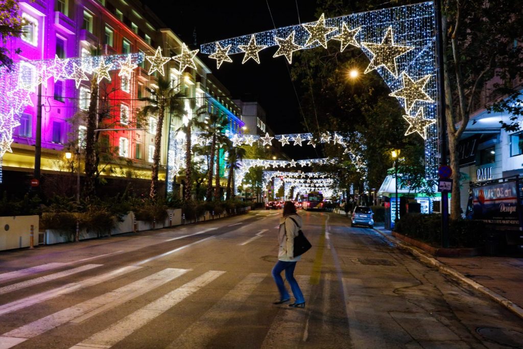 Παραλλαγή Όμικρον – Απειλεί τα Χριστούγεννα – Το «καλό» και το «κακό» σενάριο