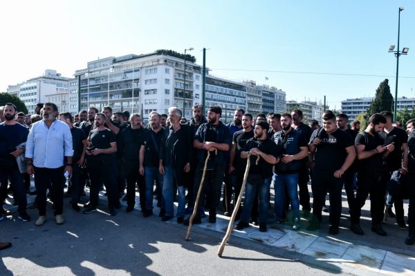 Σύσκεψη ΥπΑΑΤ με αγρότες της Κρήτης – Τι συζητήθηκε