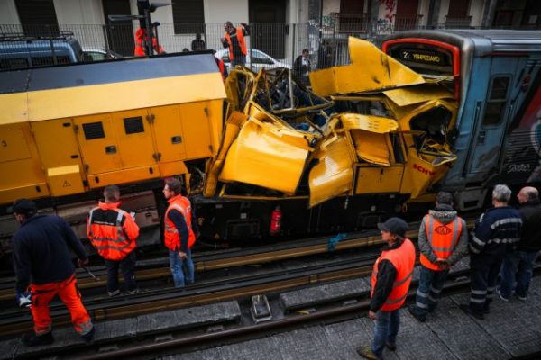 Καραμανλής – Η ΣΤΑΣΥ και οι Αρχές ερευνούν τα ακριβή αίτια του δυστυχήματος στον Ηλεκτρικό