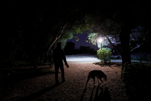 Κορωνοϊός – Σε ποιες περιοχές έρχονται έκτακτα μέτρα λόγω διασποράς και αύξησης νοσηλειών