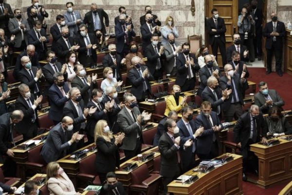 Προϋπολογισμός – Υπερψηφίστηκε με 158 «ναι»